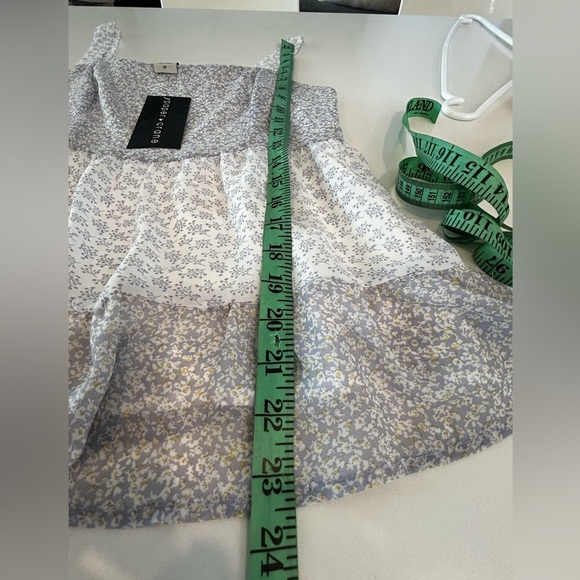 NWT PAPER CRANE Summer Top lined light purple, yellow and white pattern. Size M. - Picture 10 of 10